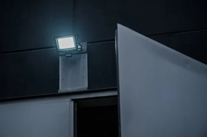 Brennenstuhl projektør LED med sensor, sort, 6500K, 50W