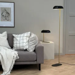 Dyberg Larsen Arch bordlampe, messing