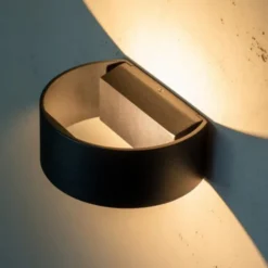 Dyberg Larsen Circle udendørs væglampe