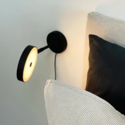 Dyberg Larsen Starlight væglampe, sort