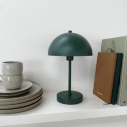 Dyberg Larsen Stockholm genopladelig bordlampe, grøn