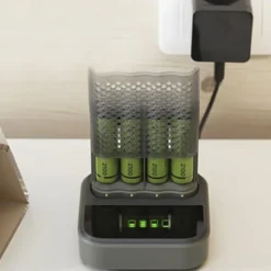 GP ReCyko Speed oplader + ladestation og 4 x AA batterier
