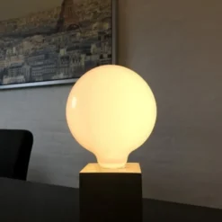 Halo Design Colors E27 globepære, 2700K, 6,5W, Ø12,5 cm