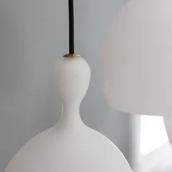 Halo Design Dueodde pendel, opal/glas, Ø18 cm