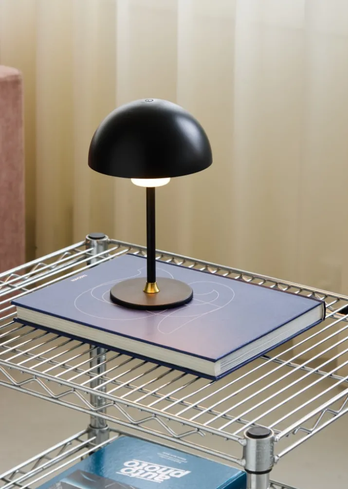 Halo Design Moon Portable genopladelig bordlampe, sort