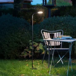 Halo Design Read genopladelig gulvlampe