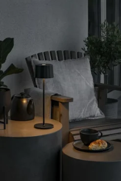 Konstsmide Positano genopladelig udendørs bordlampe, sort
