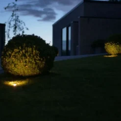 Light By Juhl betonflise med Cosmos sort spot, 10x10x6 cm, antracit