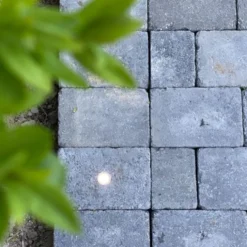 Light By Juhl holmegaardsten kantblok med Cosmos sort spot, 14x21x14 cm, antracit