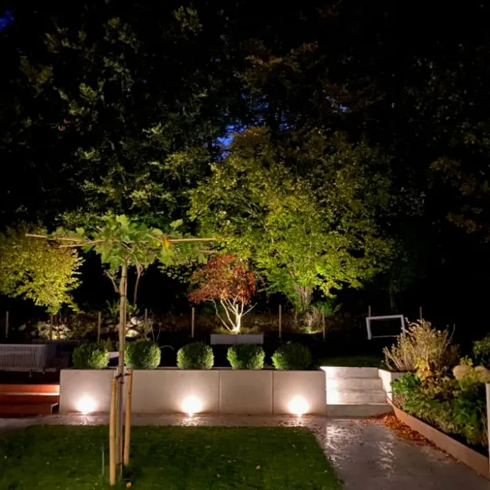 Light By Juul pigsten med Cosmos spot