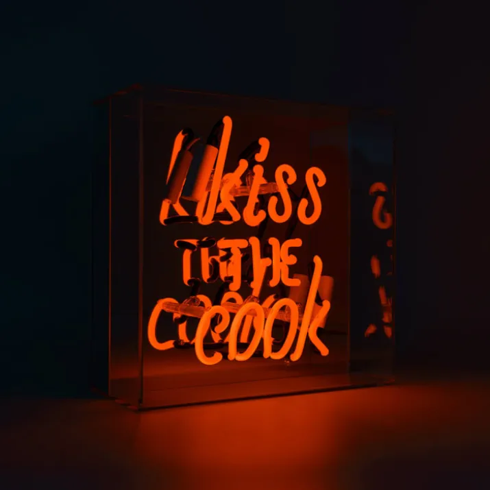 Locomocean Kiss the Cook neonskilt