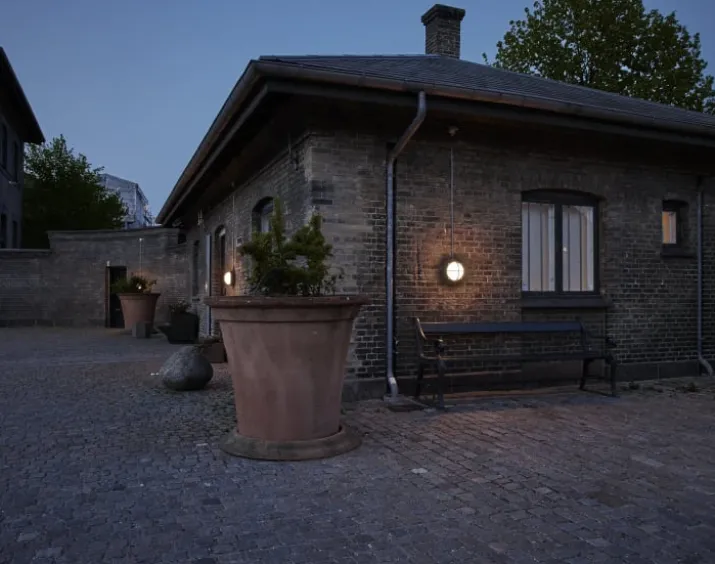 Louis Poulsen skotlampe, 3000K, uafskærmet, opal grå