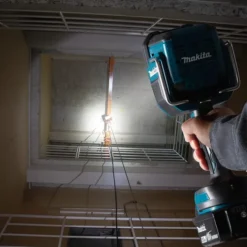 Makita DML812 LED arbejdslampe , 18V uden batteri