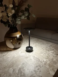 Nordic Light Skagen genopladelig bordlampe, sort