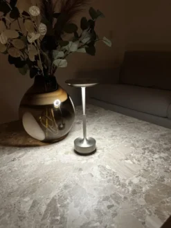 Nordic Light Skagen genopladelig bordlampe, sølv