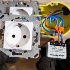 Shelly Plus Mini effektmåler med Wi-fi