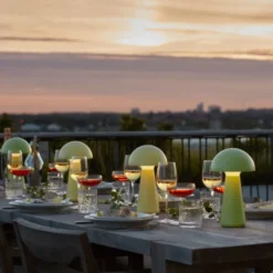 Sirius Sam genopladelig bordlampe, gul