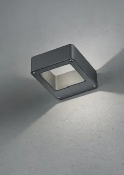 Trio Lighting Reno udendørs væglampe